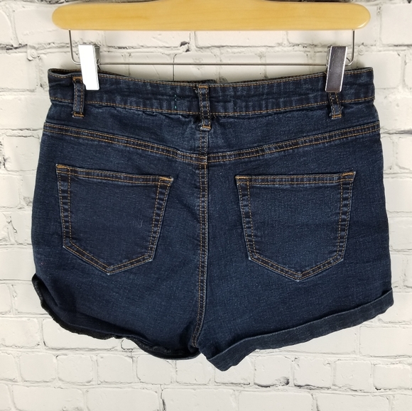 CALI | Ultra High Rise dark wash jean shorts - Picture 7 of 8